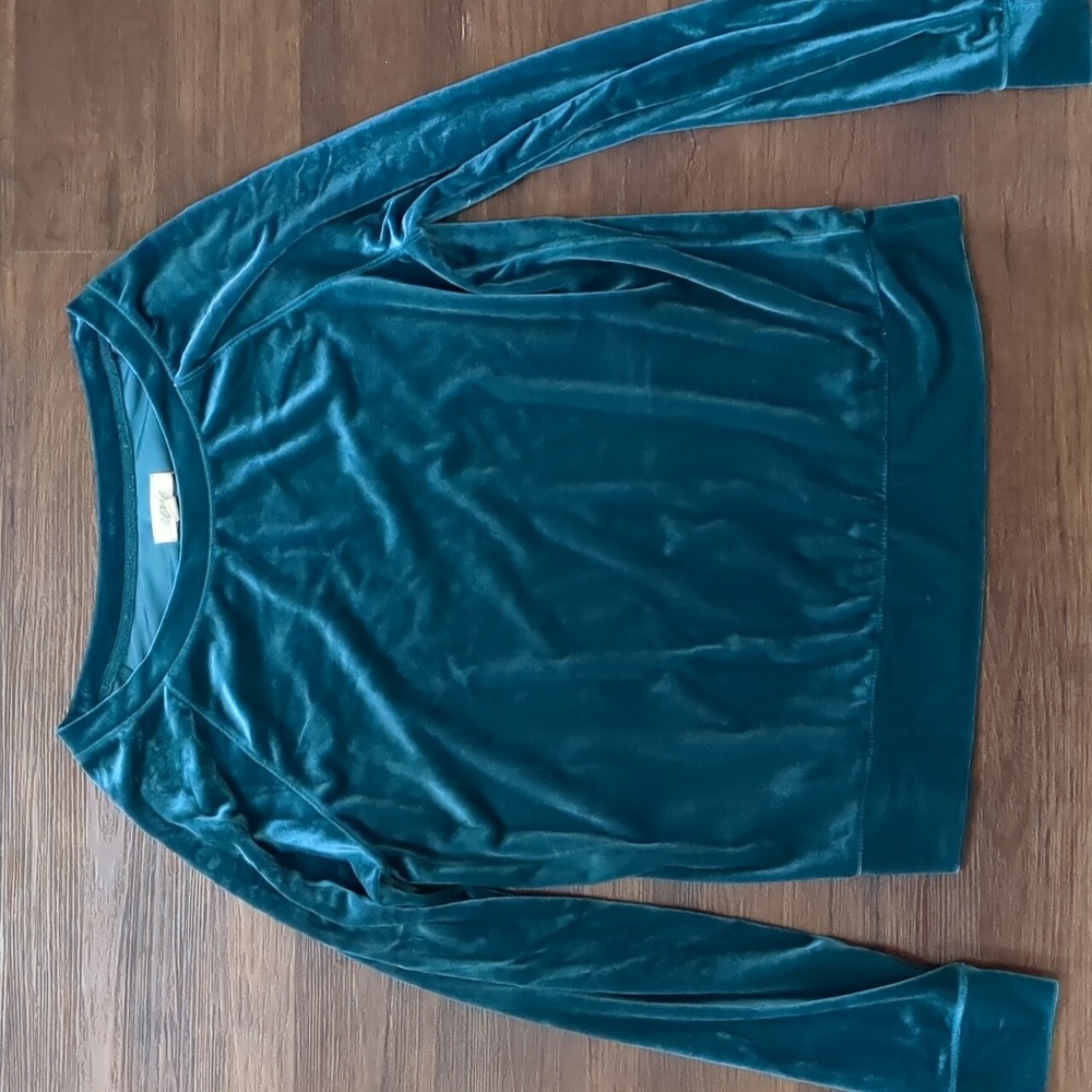 Aerie Top